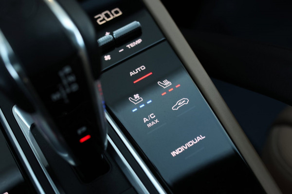 Porsche Cayenne Coupé 3.0 E-Hybrid *Pano*Sport Design*Sportuitlaat*Soft-Close*Sportstoelen*