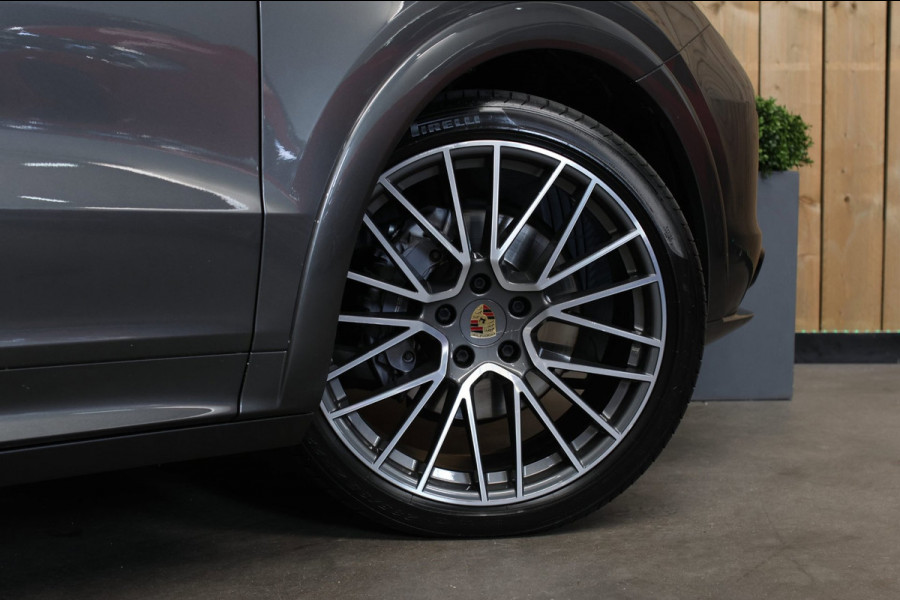 Porsche Cayenne Coupé 3.0 E-Hybrid *Pano*Sport Design*Sportuitlaat*Soft-Close*Sportstoelen*