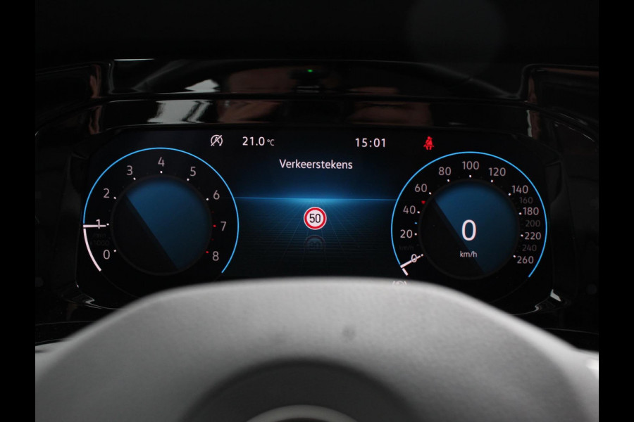 Volkswagen Golf Variant 1.0 TSI 110pk Life Digitale Cockpit  Sfeerverlichting Cruise Control Climate Control Parkeer sensoren Navigatie Apple Carplay/Android Auto  Keyless start