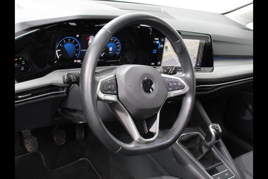 Volkswagen Golf Variant 1.0 TSI 110pk Life Digitale Cockpit  Sfeerverlichting Cruise Control Climate Control Parkeer sensoren Navigatie Apple Carplay/Android Auto  Keyless start