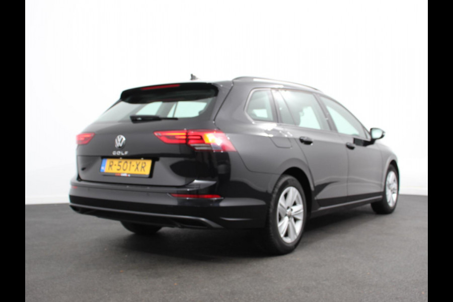 Volkswagen Golf Variant 1.0 TSI 110pk Life Digitale Cockpit  Sfeerverlichting Cruise Control Climate Control Parkeer sensoren Navigatie Apple Carplay/Android Auto  Keyless start