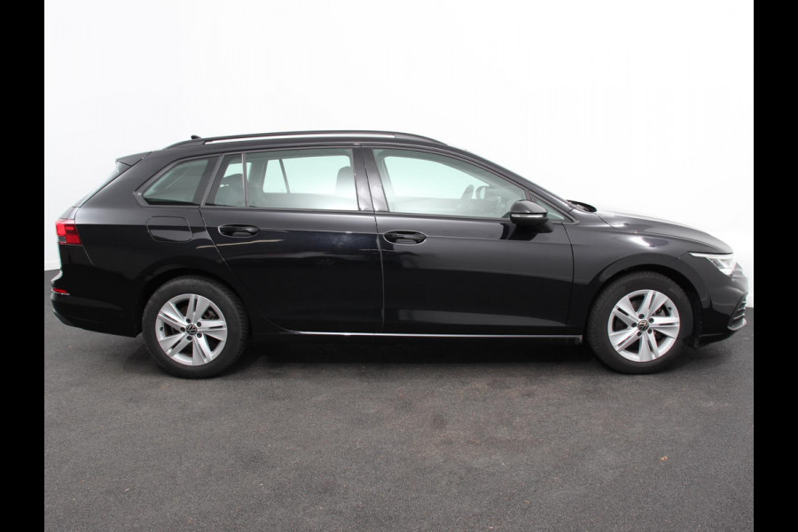 Volkswagen Golf Variant 1.0 TSI 110pk Life Digitale Cockpit  Sfeerverlichting Cruise Control Climate Control Parkeer sensoren Navigatie Apple Carplay/Android Auto  Keyless start