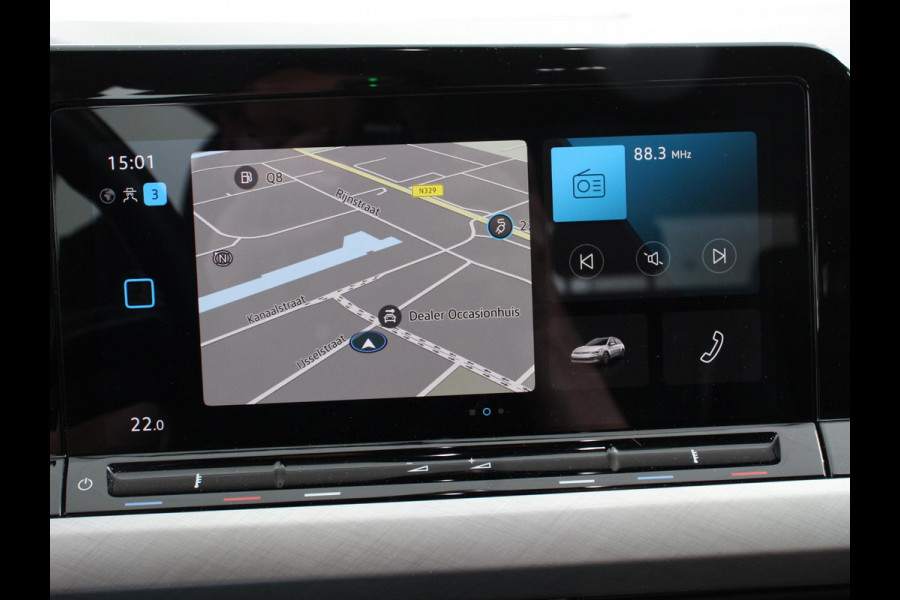 Volkswagen Golf Variant 1.0 TSI 110pk Life Digitale Cockpit  Sfeerverlichting Cruise Control Climate Control Parkeer sensoren Navigatie Apple Carplay/Android Auto  Keyless start