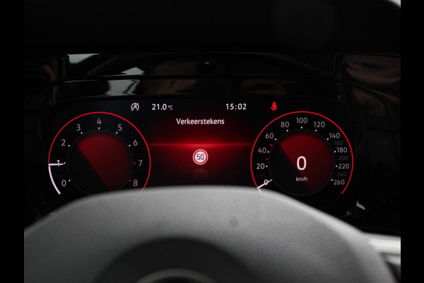 Volkswagen Golf Variant 1.0 TSI 110pk Life Digitale Cockpit  Sfeerverlichting Cruise Control Climate Control Parkeer sensoren Navigatie Apple Carplay/Android Auto  Keyless start