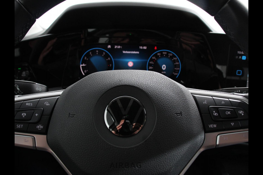 Volkswagen Golf Variant 1.0 TSI 110pk Life Digitale Cockpit  Sfeerverlichting Cruise Control Climate Control Parkeer sensoren Navigatie Apple Carplay/Android Auto  Keyless start