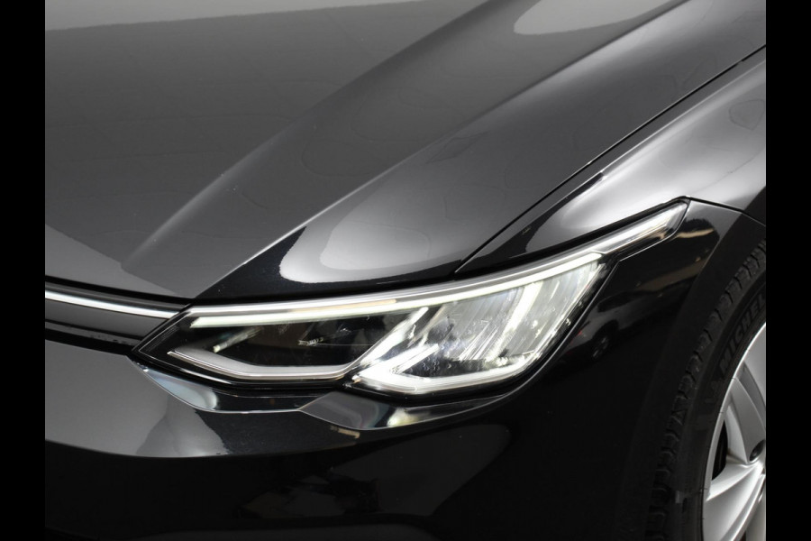 Volkswagen Golf Variant 1.0 TSI 110pk Life Digitale Cockpit  Sfeerverlichting Cruise Control Climate Control Parkeer sensoren Navigatie Apple Carplay/Android Auto  Keyless start