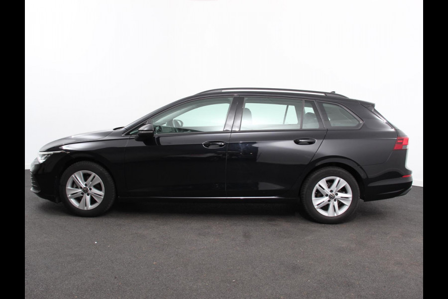 Volkswagen Golf Variant 1.0 TSI 110pk Life Digitale Cockpit  Sfeerverlichting Cruise Control Climate Control Parkeer sensoren Navigatie Apple Carplay/Android Auto  Keyless start