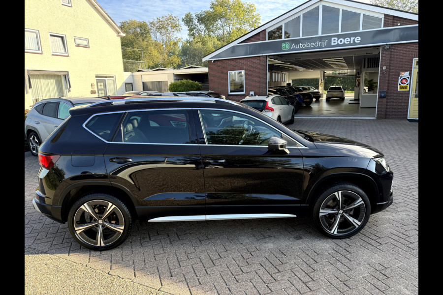 Seat Ateca 1.5 TSI Xperience Business Intense Panoramadak, Trekhaak, 19''Lmv