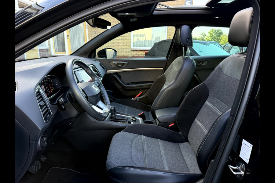 Seat Ateca 1.5 TSI Xperience Business Intense Panoramadak, Trekhaak, 19''Lmv