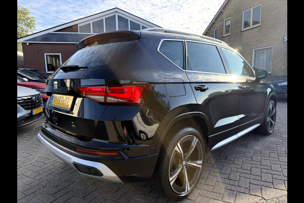 Seat Ateca 1.5 TSI Xperience Business Intense Panoramadak, Trekhaak, 19''Lmv