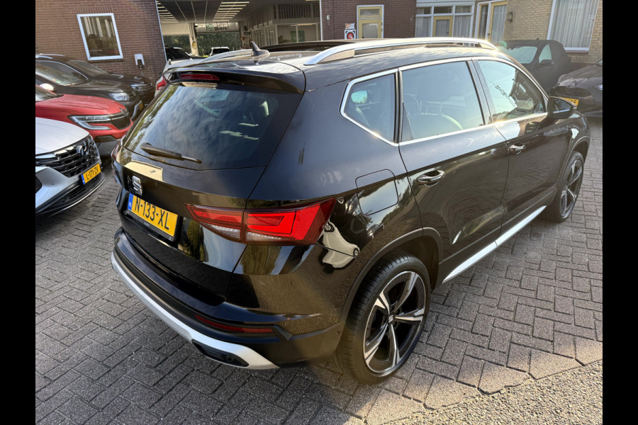 Seat Ateca 1.5 TSI Xperience Business Intense Panoramadak, Trekhaak, 19''Lmv