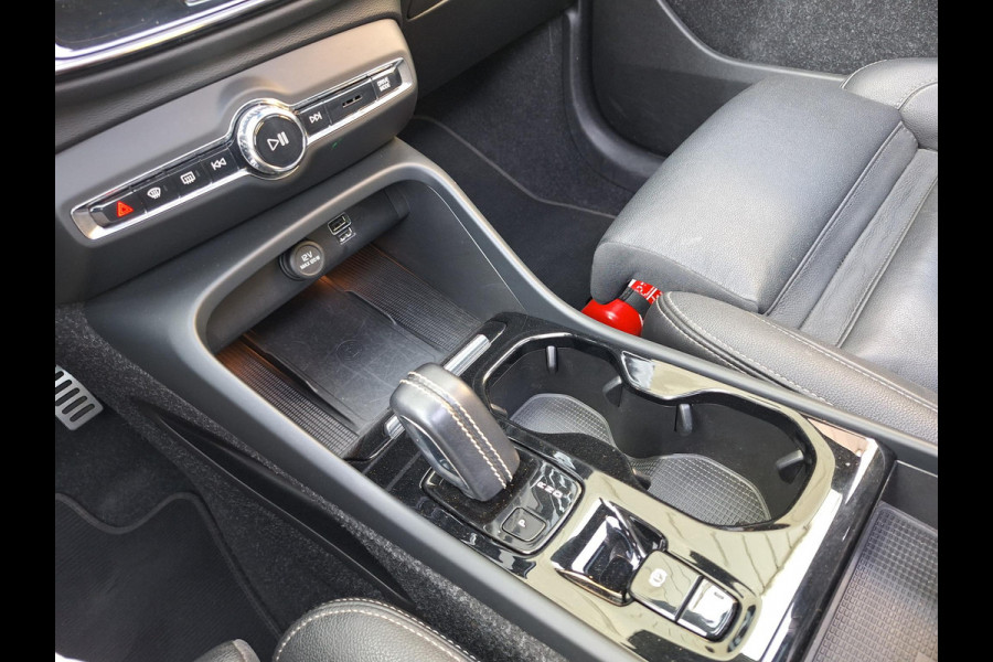 Volvo XC40 1.5 T5 Recharge Inscription | SOH: 85,1% | Pano | Trekhaak 1.800kg | Adaptive CC | H&K | Leder | Memory Seat |