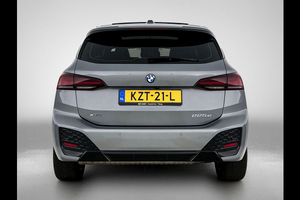BMW 2 Serie Active Tourer 225e xDrive M-SPORT | PANO | SHADOW-LINE | CAMERA