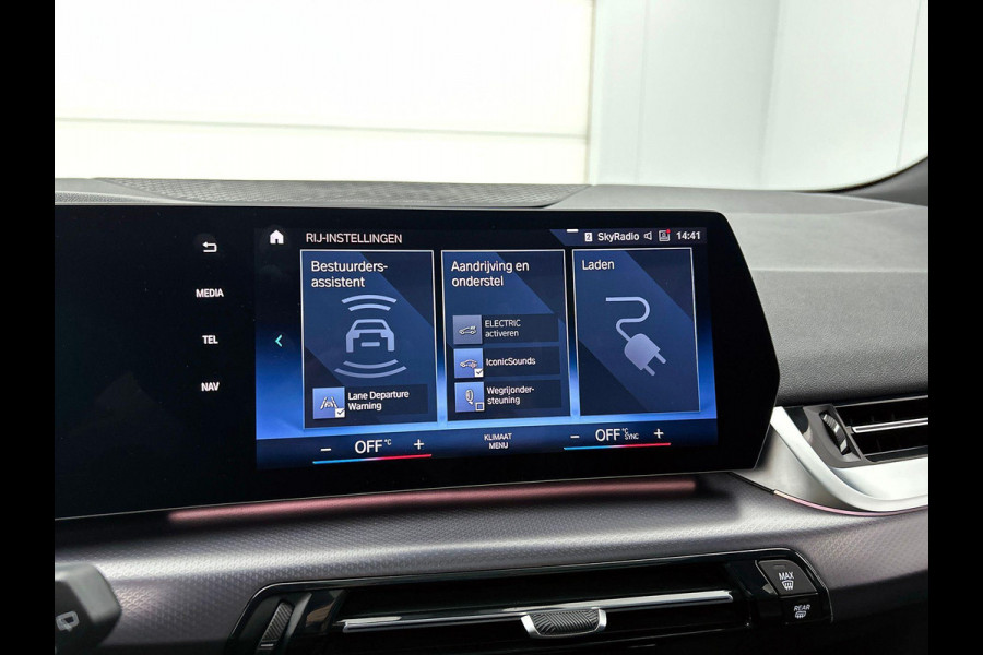 BMW 2 Serie Active Tourer 225e xDrive M-SPORT | PANO | SHADOW-LINE | CAMERA