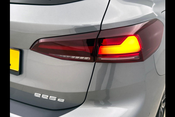BMW 2 Serie Active Tourer 225e xDrive M-SPORT | PANO | SHADOW-LINE | CAMERA
