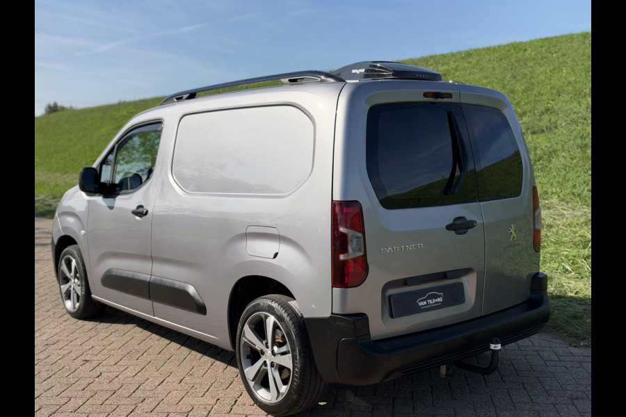 Peugeot Partner 1.5 BlueHDI Premium MAD Luchtvering op achteras | Maxxfan in laadruimte | Laadruimte bekleed met isolatie | PDC & camera A | 1e Eigenaar | NAP