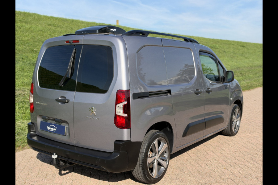 Peugeot Partner 1.5 BlueHDI Premium MAD Luchtvering op achteras | Maxxfan in laadruimte | Laadruimte bekleed met isolatie | PDC & camera A | 1e Eigenaar | NAP
