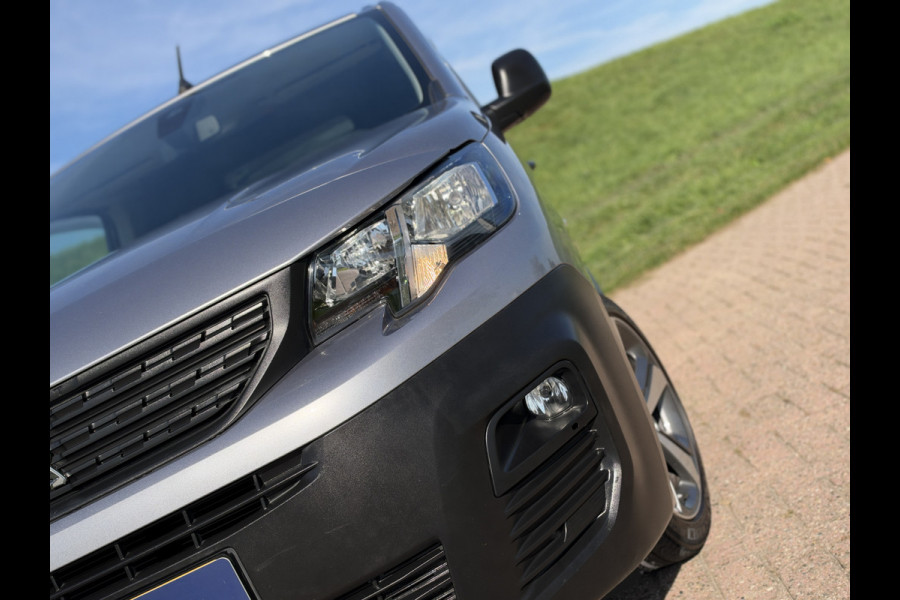 Peugeot Partner 1.5 BlueHDI Premium MAD Luchtvering op achteras | Maxxfan in laadruimte | Laadruimte bekleed met isolatie | PDC & camera A | 1e Eigenaar | NAP