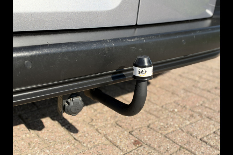 Peugeot Partner 1.5 BlueHDI Premium MAD Luchtvering op achteras | Maxxfan in laadruimte | Laadruimte bekleed met isolatie | PDC & camera A | 1e Eigenaar | NAP