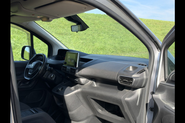 Peugeot Partner 1.5 BlueHDI Premium MAD Luchtvering op achteras | Maxxfan in laadruimte | Laadruimte bekleed met isolatie | PDC & camera A | 1e Eigenaar | NAP