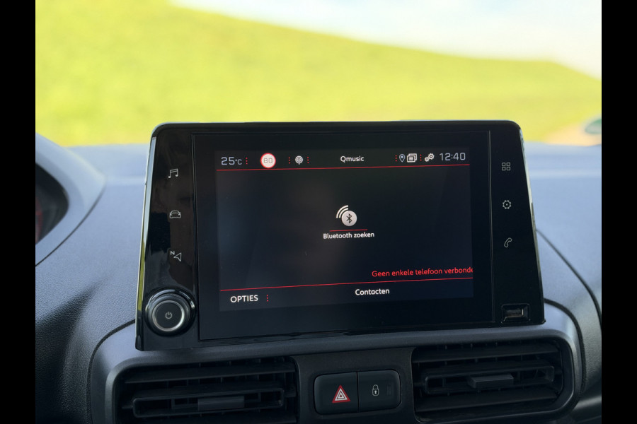Peugeot Partner 1.5 BlueHDI Premium MAD Luchtvering op achteras | Maxxfan in laadruimte | Laadruimte bekleed met isolatie | PDC & camera A | 1e Eigenaar | NAP