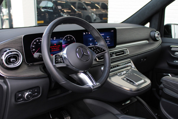 Mercedes-Benz V-Klasse 300d / AMG / Exclusive / DC / 4-matic / Luchtvering / Pano / Elec Stoelen / Burmester / Vol Opties / NIEUWSTAAT.