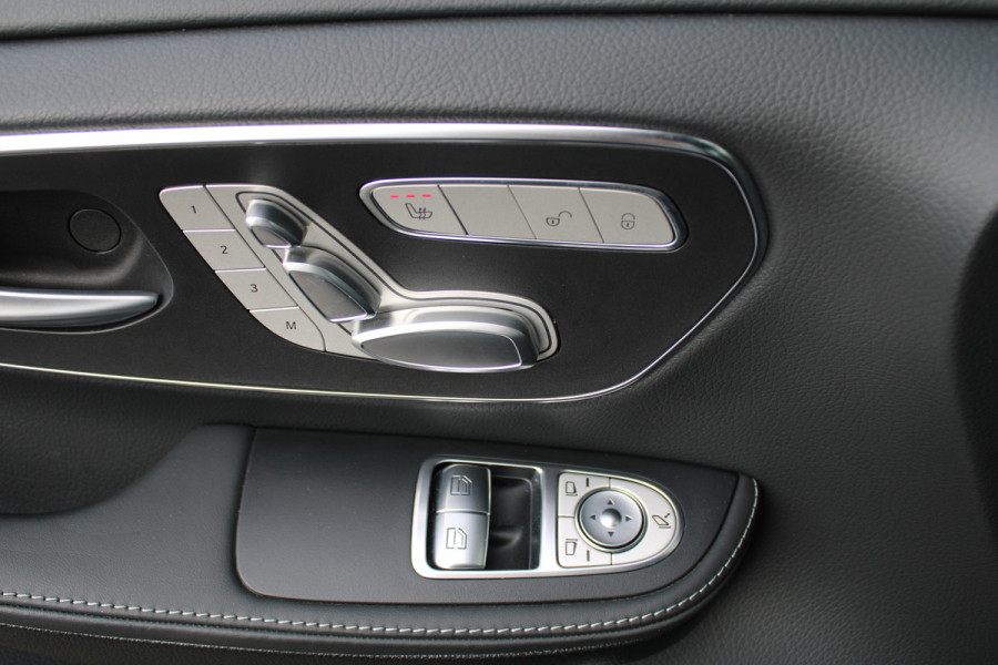 Mercedes-Benz V-Klasse 300d / AMG / Exclusive / DC / 4-matic / Luchtvering / Pano / Elec Stoelen / Burmester / Vol Opties / NIEUWSTAAT.