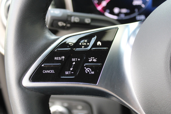 Mercedes-Benz V-Klasse 300d / AMG / Exclusive / DC / 4-matic / Luchtvering / Pano / Elec Stoelen / Burmester / Vol Opties / NIEUWSTAAT.