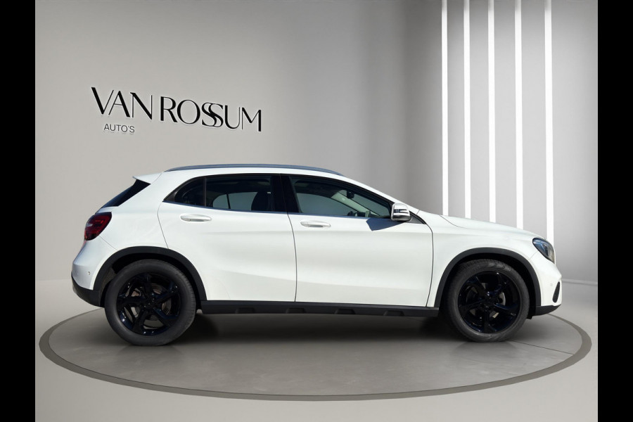Mercedes-Benz GLA 180 Premium | Pano | Leder sportstoelen | Camera | 18" | Cruise |