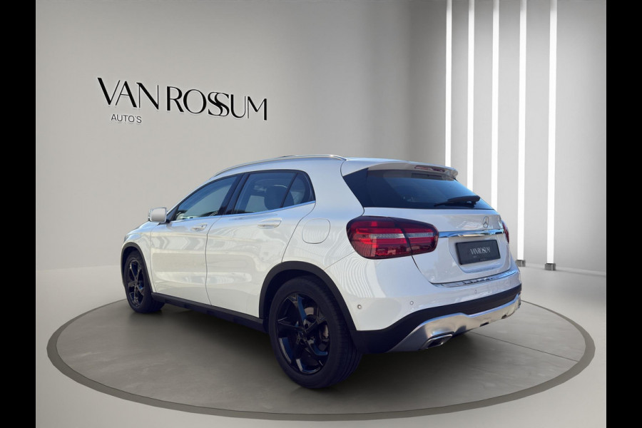 Mercedes-Benz GLA 180 Premium | Pano | Leder sportstoelen | Camera | 18" | Cruise |