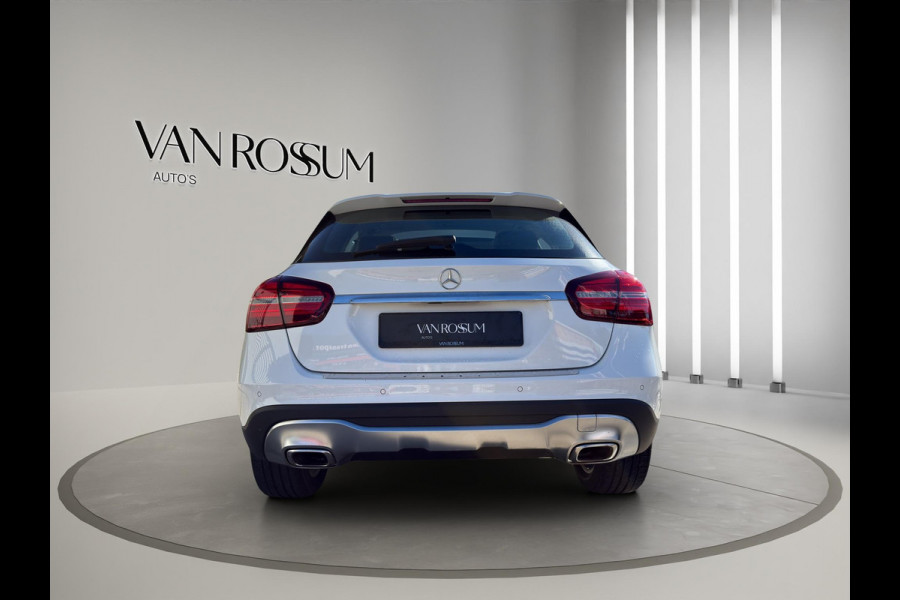 Mercedes-Benz GLA 180 Premium | Pano | Leder sportstoelen | Camera | 18" | Cruise |
