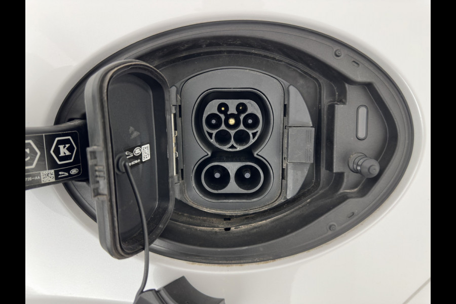 Jaguar E-Pace 1.5 P300e AWD R-Dynamic HSE (Plug-in) {SoH-99%} (INCL.BTW) *LEATHER | FULL-LED | MEMORY-PACK | MERIDIAN-SOUND | BLIND-SPOT | CAMERA | NAVI-FULLMAP | HEATED-SPORTSEATS | DAB+ | KEYLESS | ECC | PDC | CRUISE | 20''ALU*