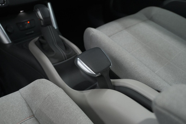 Citroën C3 Aircross PureTech 130 EAT6 S&S Shine | Panoramadak | Allseason Banden | Camera | HIFI Audio Systeem