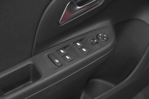 Opel Corsa Turbo 100 GS Line | Parkeersensoren | Apple Carplay | 16 Inch Lichtmetalen Velgen