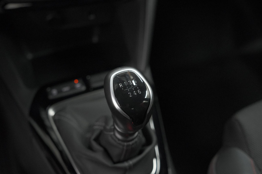 Opel Corsa Turbo 100 GS Line | Parkeersensoren | Apple Carplay | 16 Inch Lichtmetalen Velgen