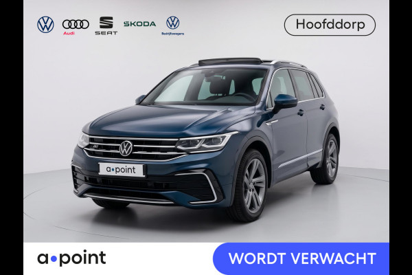 Volkswagen Tiguan 1.4 TSI eHybrid R-Line Business 245 pk Automaat (DSG) | Navigatie | Panoramadak | Trekhaak (wegklapbaar) | parkeersensoren (Park assist) | Achteruitrijcamera | Adaptieve cruise control | Stoelverwarming | Verwarmd Stuur | R-Line |