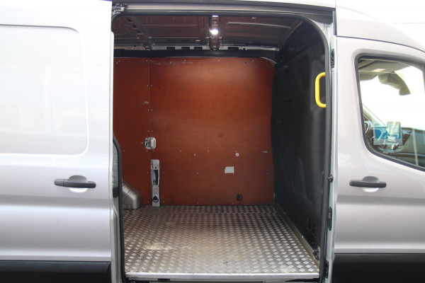 Ford Transit 350 2.0 TDCI L2H2 Trend MHEV 130PK / Sync 3 / Dealer onderhoudsbeurt