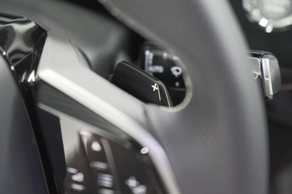 Peugeot E-3008 GT 210 73 kWh | Schuif-/Kanteldak | 360 Vision & Drive Assist Plus Pack | Elektrische Kofferklep