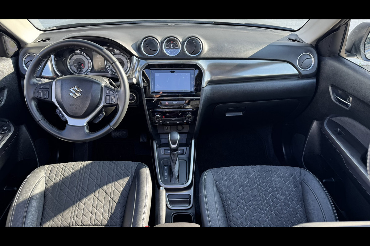 Suzuki Vitara 1.5 Hybrid Style Rhino Edition Panorama dak Led Leder Verwarmde stoelen