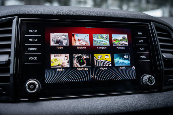 Škoda Karoq 1.5 TSI ACT Sportline Business | Autom. | Navi | PDC | Cruise | LED