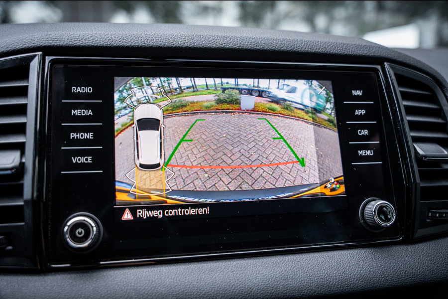 Škoda Karoq 1.5 TSI ACT Sportline Business | Autom. | Navi | PDC | Cruise | LED
