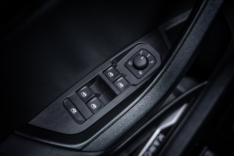 Škoda Karoq 1.5 TSI ACT Sportline Business | Autom. | Navi | PDC | Cruise | LED