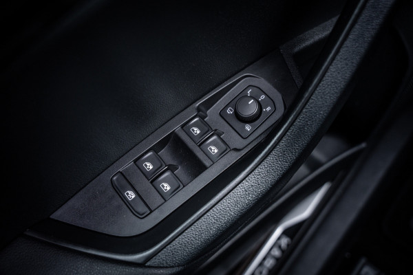 Škoda Karoq 1.5 TSI ACT Sportline Business | Autom. | Navi | PDC | Cruise | LED