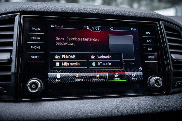 Škoda Karoq 1.5 TSI ACT Sportline Business | Autom. | Navi | PDC | Cruise | LED