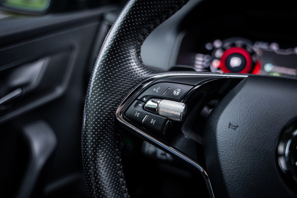 Škoda Karoq 1.5 TSI ACT Sportline Business | Autom. | Navi | PDC | Cruise | LED