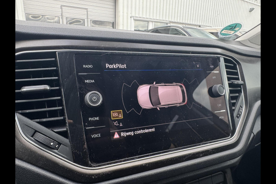 Volkswagen T-Roc 1.0 TSI Style | Cruise Control Adaptief | PDC V+A | LED verlichting