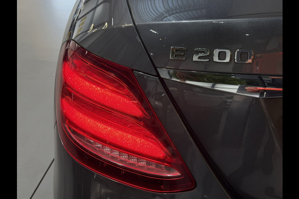 Mercedes-Benz E-Klasse 200 AMG 19"|Automaat|Garantie||Dealerond|Camera|LED|Ambient|Leder|Rijklaar