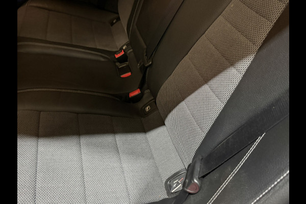 Mercedes-Benz E-Klasse 200 AMG 19"|Automaat|Garantie||Dealerond|Camera|LED|Ambient|Leder|Rijklaar