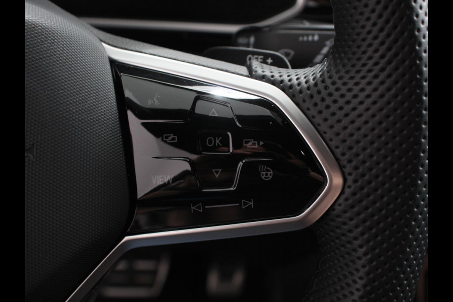Volkswagen T-Roc 1.5 TSI Automaat R-Line Edition Digitale Cockpit Navigatie Appel Carplay/Android Auto Climate Control Extra getint Glas Stoelverwarming Dab Led Adaptive Cruise Control