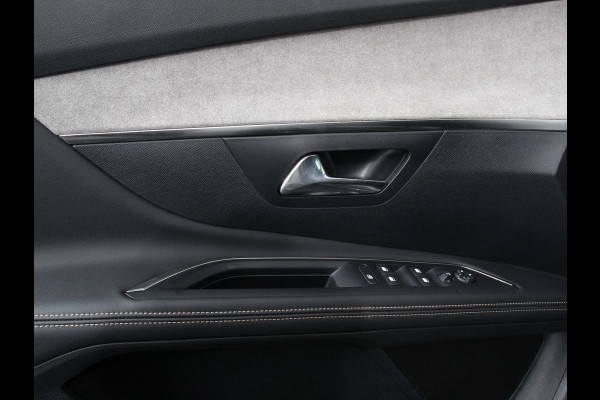 Peugeot 5008 1.2 PureTech 130pk Automaat GT Climate control Adaptive cruise control Achteruitrijd camera Verwarmde voorstoelen Keyless Navigatie LED Apple Carplay/ Android Auto